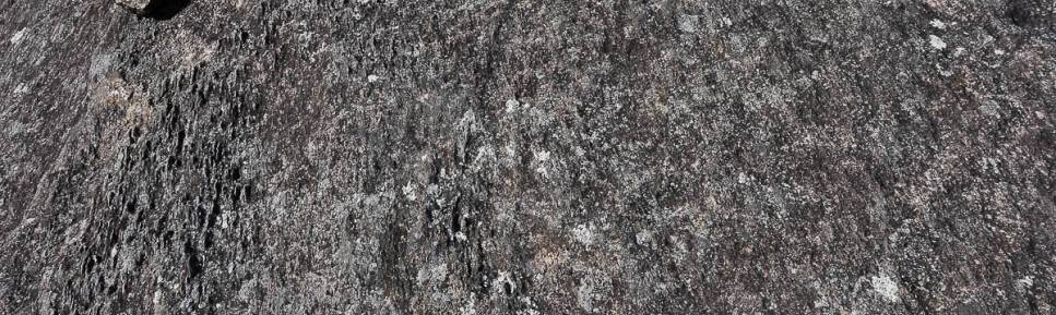 Indicação da trilha no alto do Morro da Luva, no 2o dia da travessia do Parque Nacional da Serra dos Órgãos, no Rio de Janeiro